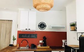 Casa Dahlia - Charmant Appartement Equipe Avec Grande Terrasse